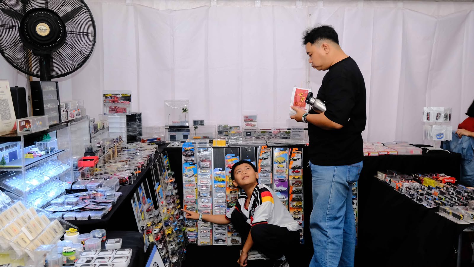 GIIAS Bandung 2026 menghadirkan hiburan akhir pekan mulai dari kompetisi diecast, lelang koleksi langka hingga musik lokal Bandung - otoapakabar.com
